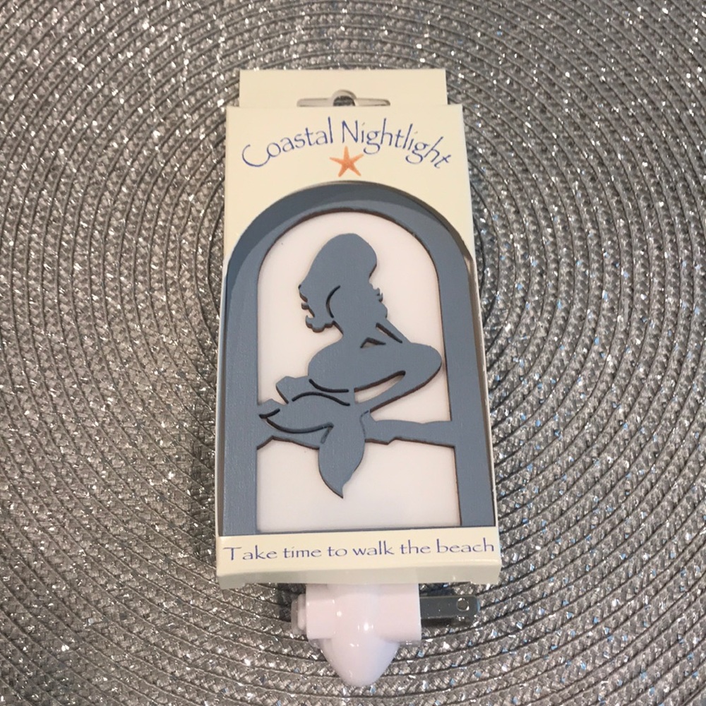 NIB Mermaid silhouette nightlight
